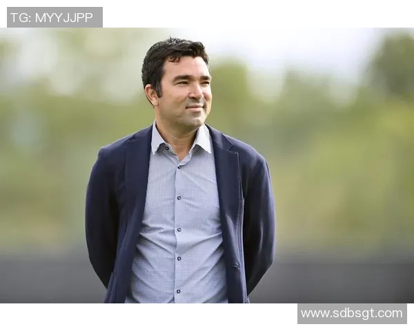 每位足球明星的辉煌瞬间与传奇时刻回顾与分析